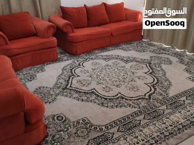 سجاد مستعمل بحالة جيدة