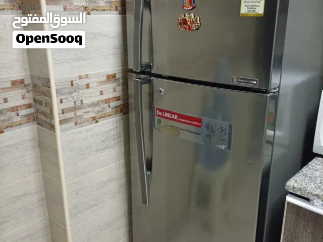 ثلاجة LG للبيع بحالة ممتازة