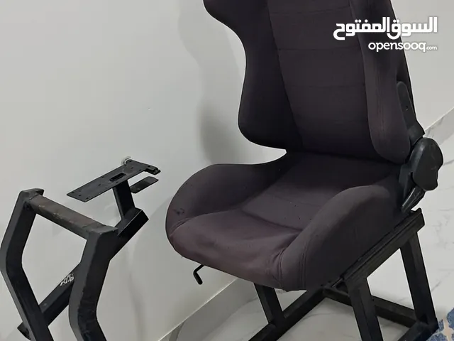 كرسي وستاند للدركسون درفت حالة جيدة ولكن يتشكي من الصدى في الحديد