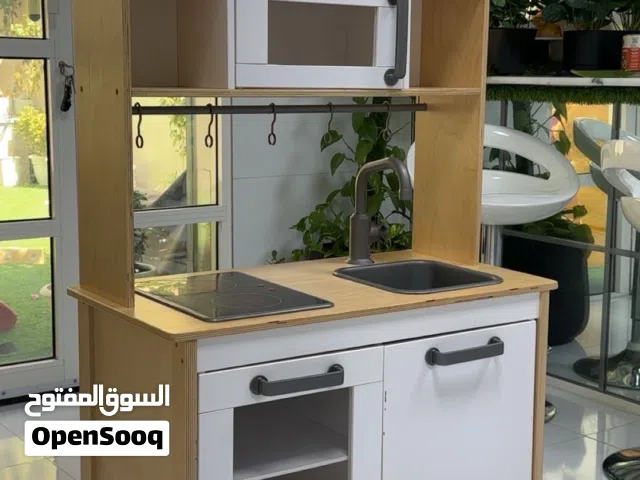 مطبخ للأطفال استعمال بسيط بحاله ممتازه مافيه كسور
