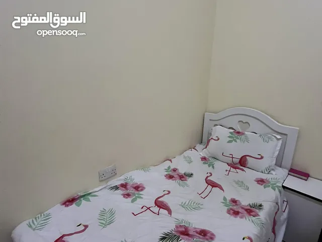 سرير للبيع