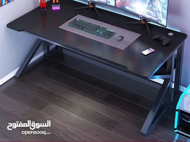 طاولة دراسية خشبية فخمة تصميم يجمع بين القوة والأناقة