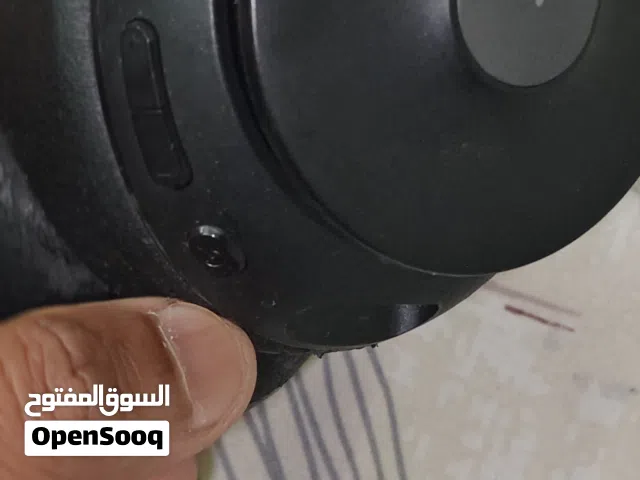 well gud condition soundcore Q10 Earcups lightly cloth sitch less