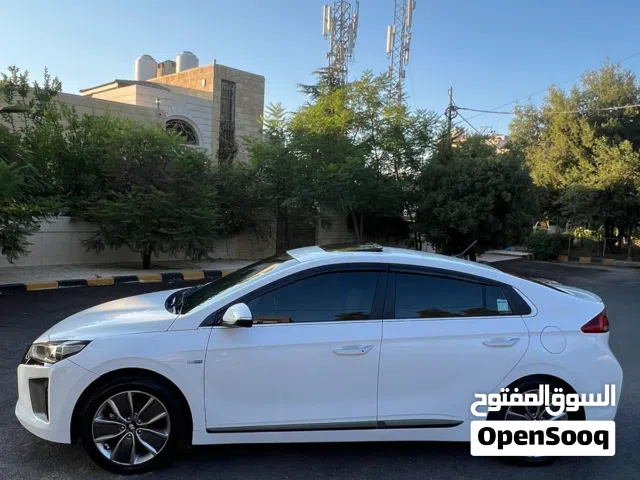 2017 هيونداي ايونيك Standard