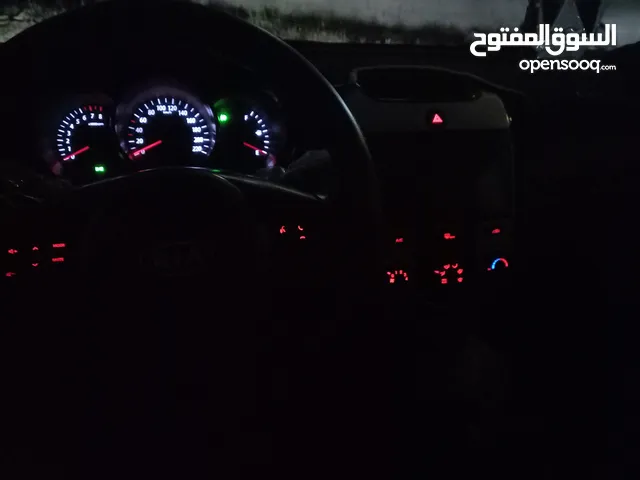 كيا فورتي / سيراتو أربع أبواب جير عادي 6 سرعات 4600 دينار