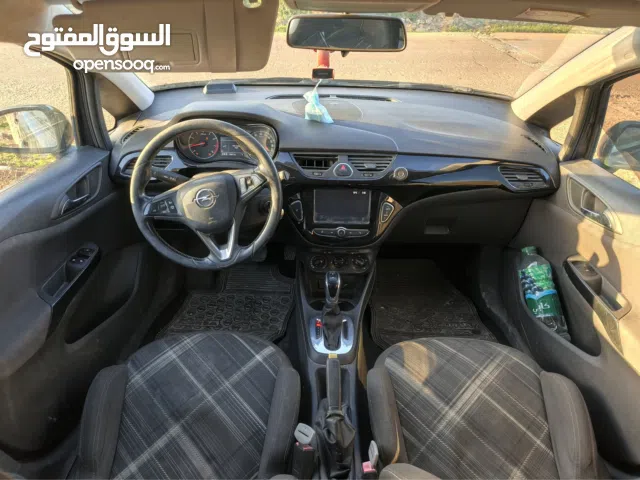 ابل كورسا مديل 2016