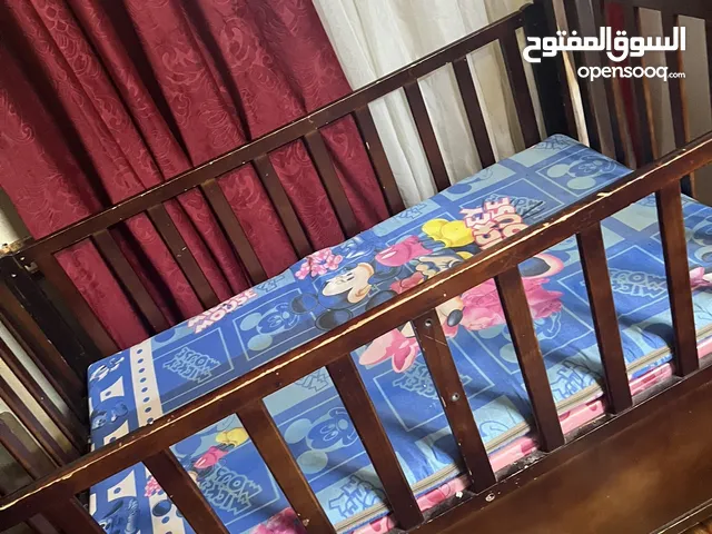 تخت بيبي بدون فرشه