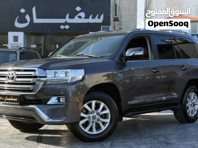 2017 Toyota Land Cruiser VXR