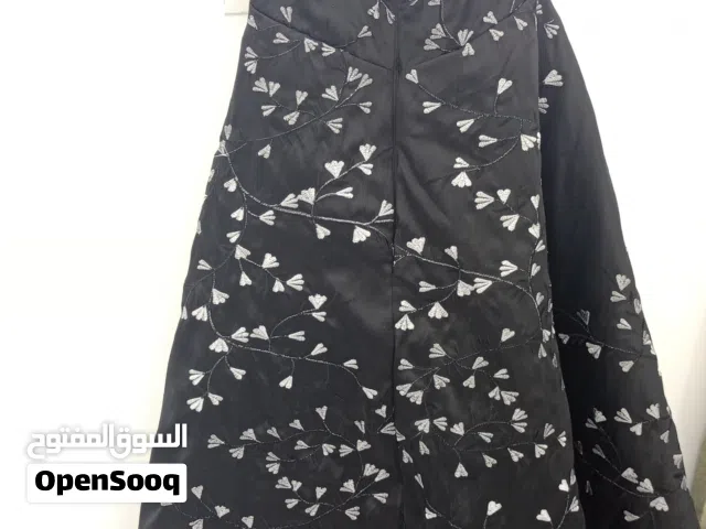 فستان مستعمل مره واحده