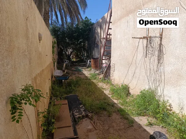 فيلا أرضية في حي اندلس