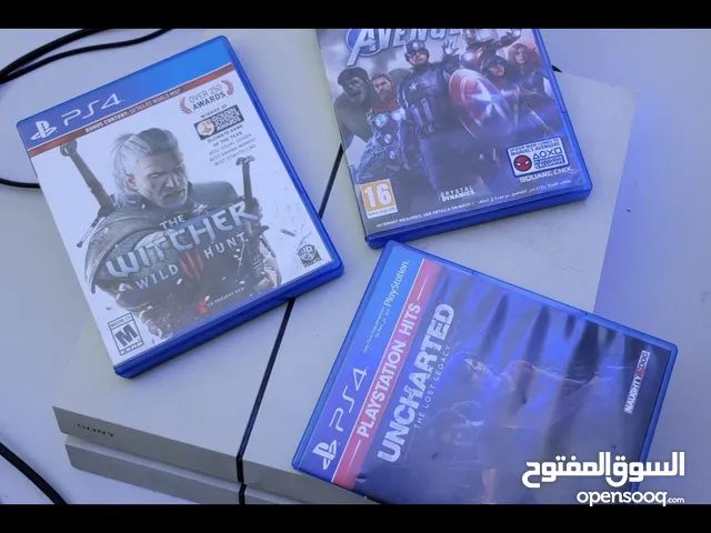 جهاز بلايستيشن 4 مع ثلاث العاب