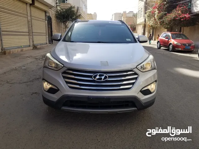 Used Hyundai Grand Santa Fe in Sana'a