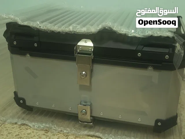 صندوق للدراجه أو للسكوتر
