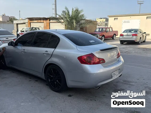 2015 إنفينيتي Q50 Standard