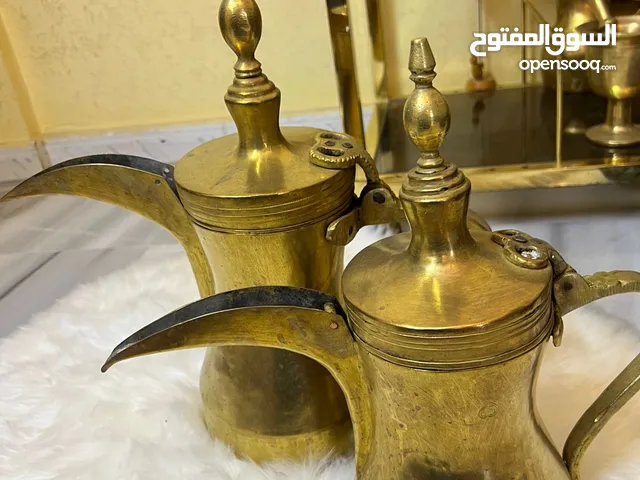 دله عمرها 80 سنه