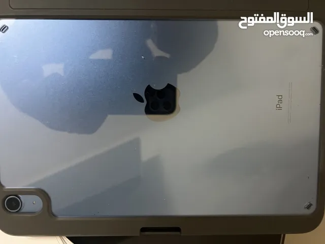 للبيع iPad 64GB في حالة ممتازة – مع كفر UNIQ أصلي ipad 10