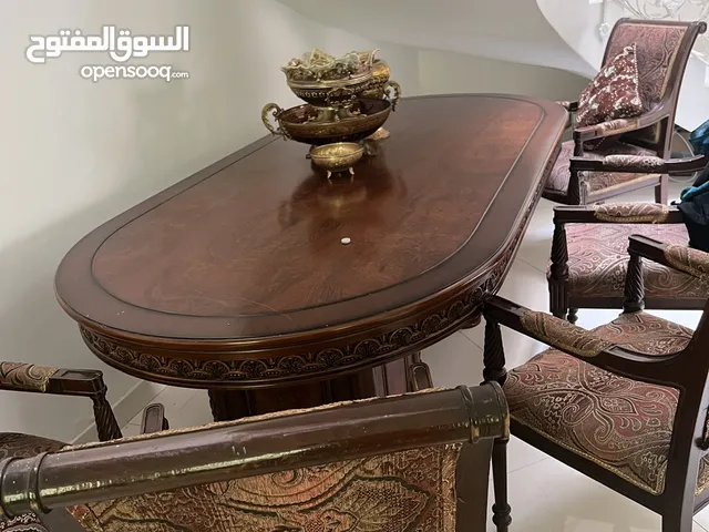 طاولة طعام حجم كبير للبيع