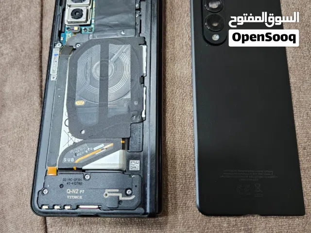 قطع غيار z fold 3  بحاجه لشاشات