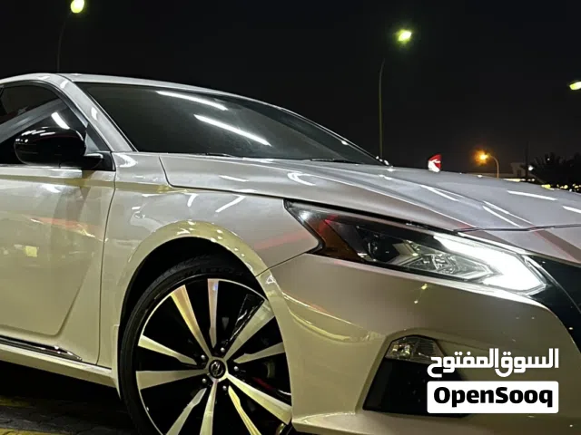 Used Nissan Altima in Al Batinah