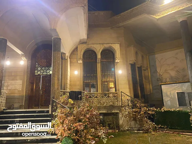 1500 m2 More than 6 bedrooms Villa for Sale in Baghdad Mansour
