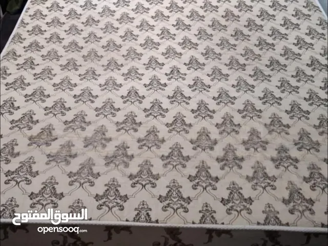 مرتبة مقاس 180 فى 190 استعمال 4 شهور فقط عدد 2 سرير فردى