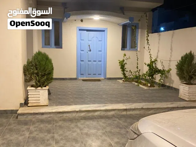 210 m2 4 Bedrooms Townhouse for Rent in Tripoli Souq Al-Juma'a