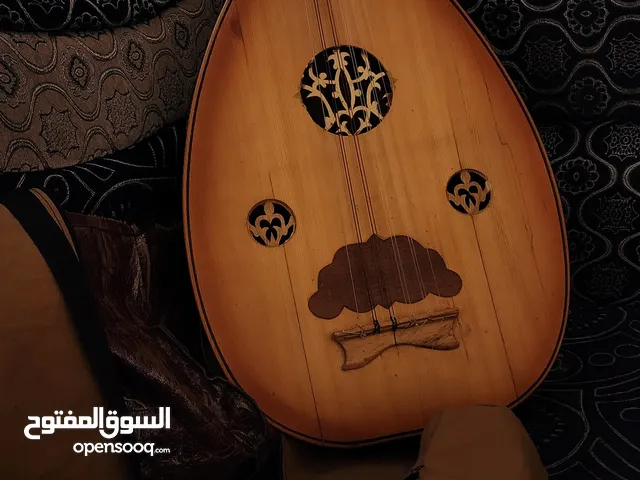 عود مصري مستعمل نضيف جداً للمبتدئين او محترفين