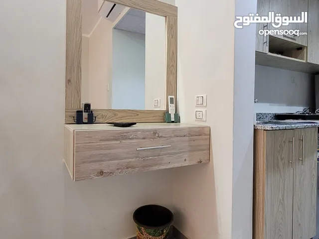 شاليه يشمل حمامات سباحه و شاطئ بوسط الغردقه