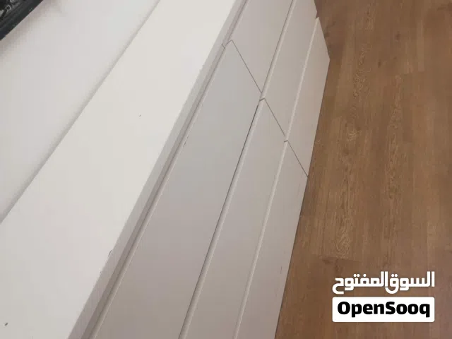 فرصة.. خزانة أدراج عملية وشيك (ايكيا) بحالة ممتازة