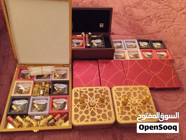 عطور متنوعة برائحة فواحة