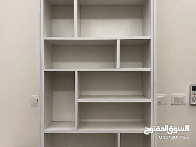 خزانة مستلزمات صالون جديدة لون ابيض