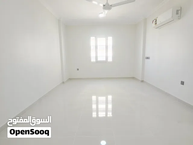 للإيجار شقة سكنية في المعبيلة الجنوبية