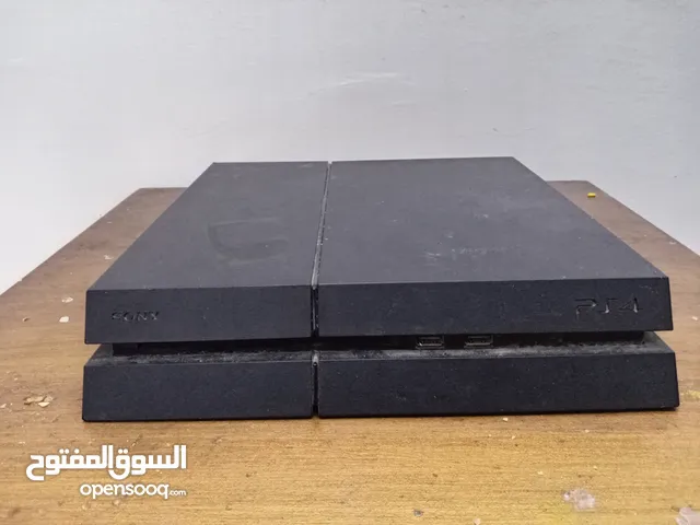 بلايستيشن 4 مع كامل مستلزماته وسماعة رأس جديدة و حقيبة مخصصة