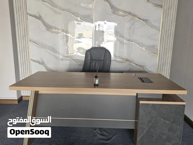 مكاتب شبه جديد استخدام شهر فقط