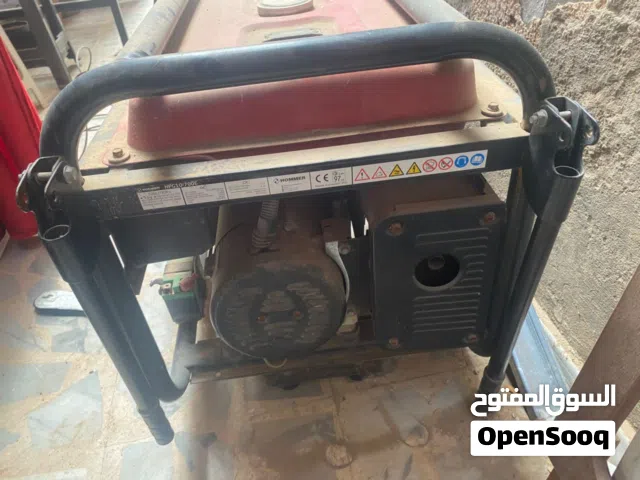 مولد وبطارية طاقة شمسية