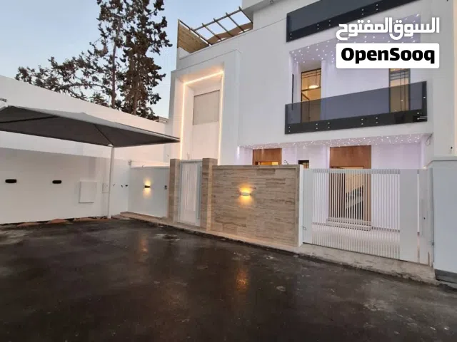 530 m2 4 Bedrooms Villa for Sale in Tripoli Ain Zara