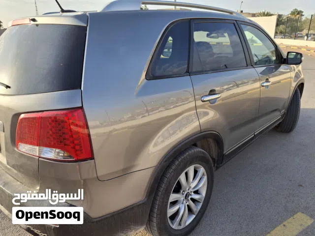 Used Kia Sorento in Tripoli