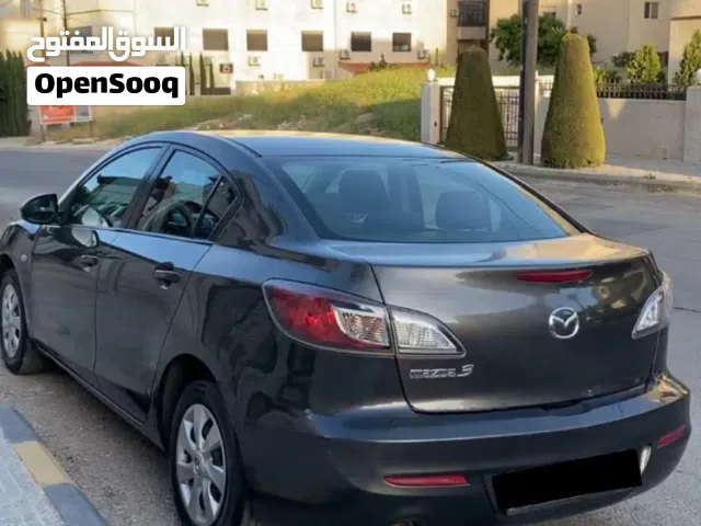 2014 مازدا 3 Standard