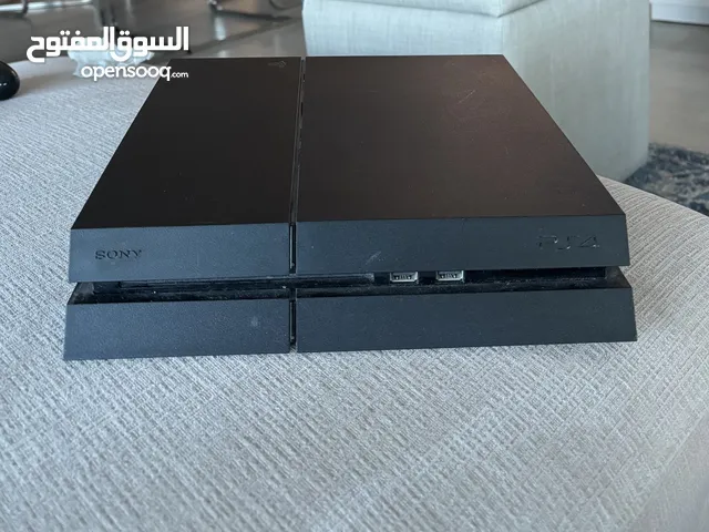 PlayStation 4 - 861 GB (Non-jailbroken), accessories, 4games , 2 controllers.