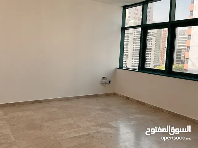 170 m2 3 Bedrooms Apartments for Rent in Abu Dhabi Al Zahiyah