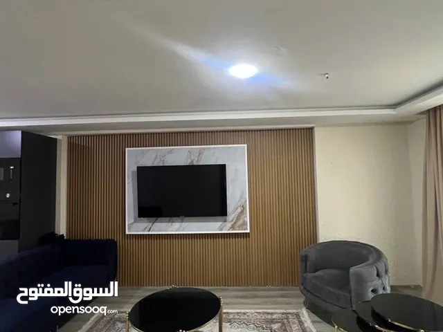 شقه غرفتين وصاله مؤثث VIP اثاث فاخر للايجار بأنسب السعر في مجمع لايف تاورز المربع الذهبي مقابل مباير