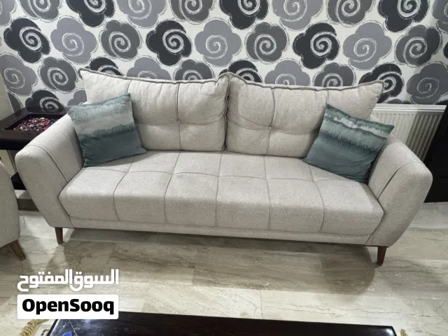 طقم كنب جديد استعمال خفيف بحالة ممتازه جدا