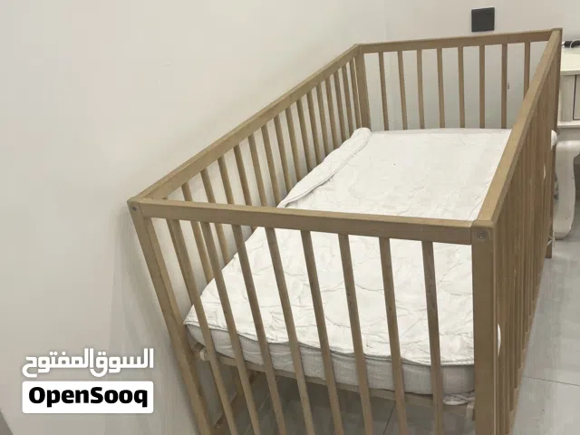للبيع سرير اطفال