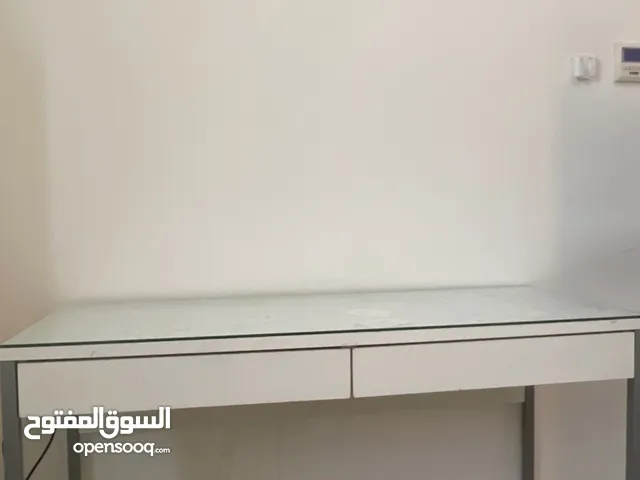 مكتب دراسي للبيع