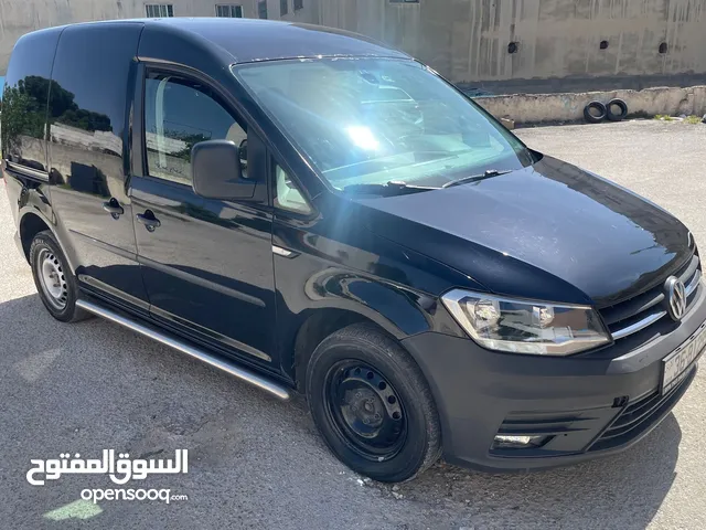 )Volkswagen Caddy (2017)