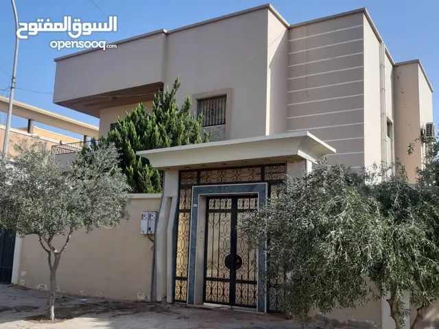 300m2 More than 6 bedrooms Villa for Rent in Benghazi Dubai Road