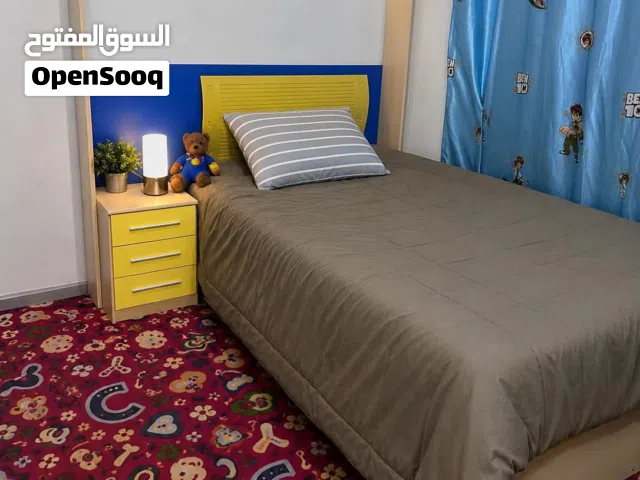 غرفه نوم اطفال بحاله الوكاله تتكون من تخت مفرد ونص صندوق ومكتب وخزانه واسعه