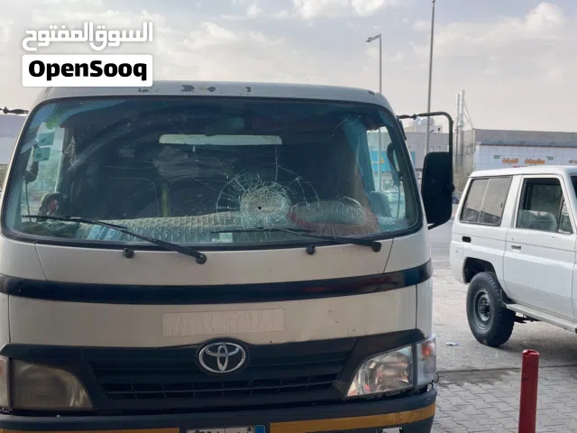 زجاج شاحنات وباصات ومعدات ثقيلة