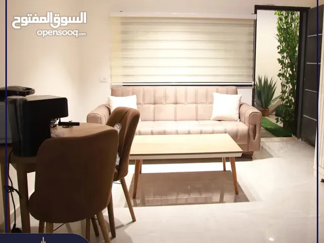 320 m2 More than 6 bedrooms Apartments for Sale in Ramallah and Al-Bireh Al Irsal St.