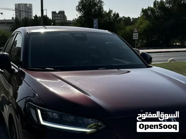 هوندا ZR-V 2023 مستعملة بحالة ممتازة، لون أحمر، دفع أوتوماتيكي، مواصفات خليجية